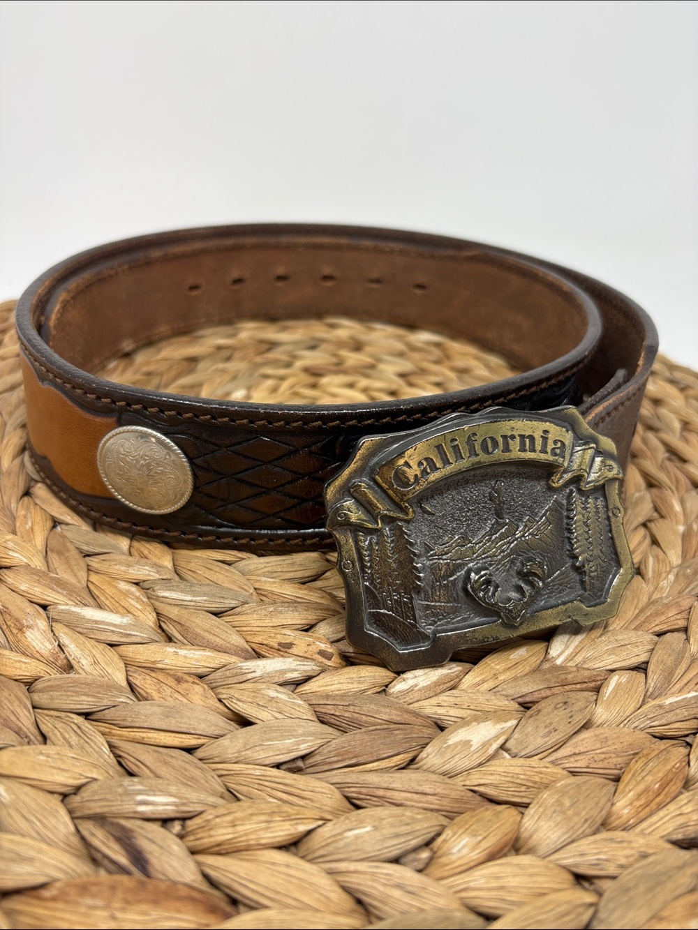 CHAMBERS Western Leather Belt with The Great American Buckle Co 1980 Buckle 163